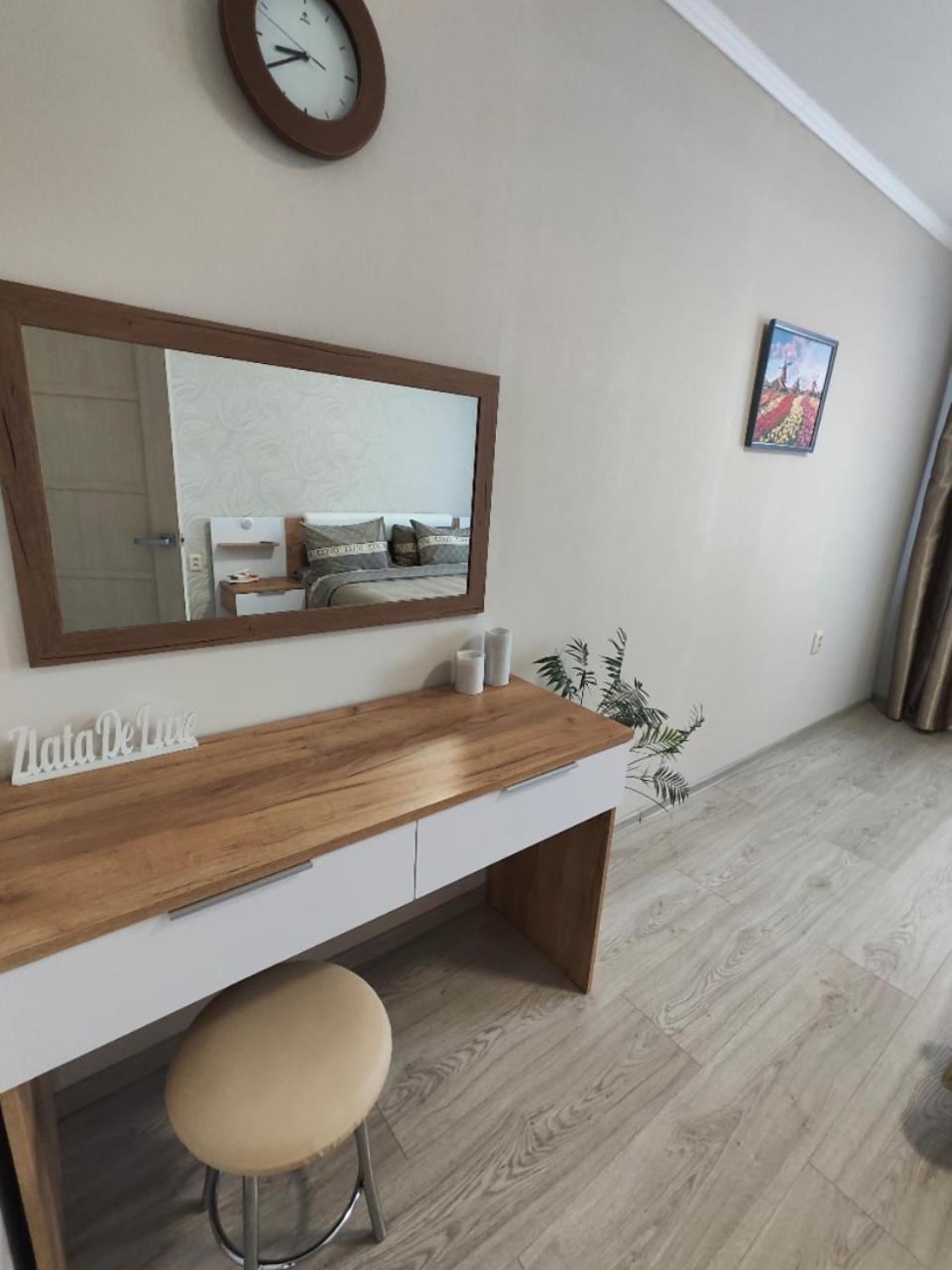 Ferienwohnung Zlata De Luxe Iwano-Frankiwsk Exterior foto