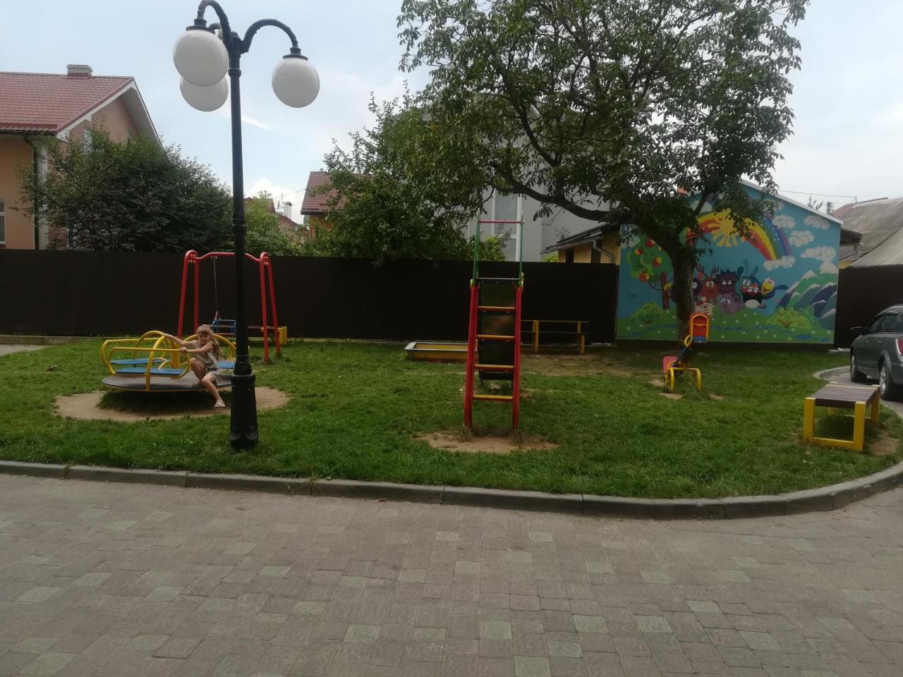 Ferienwohnung Zlata De Luxe Iwano-Frankiwsk Exterior foto